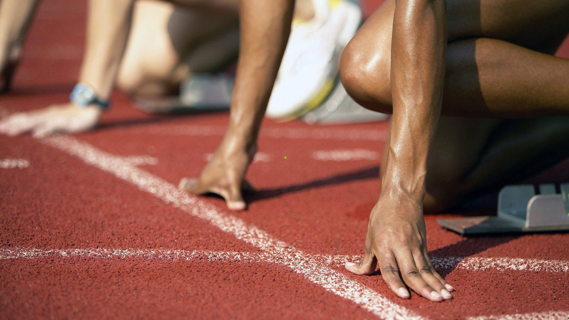 考辛斯回应里奇·保罗批评湖人，勒布朗·詹姆斯关系网成争议焦点