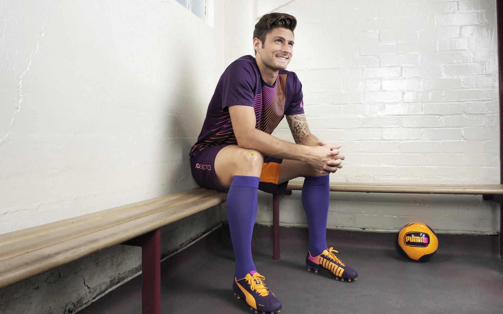 【足彩网直播官方】邵佳一敲定国足新一期集训名单，归化王牌或成破局关键